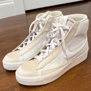 Nike Women's Blazer Mid Victory Sneakers
